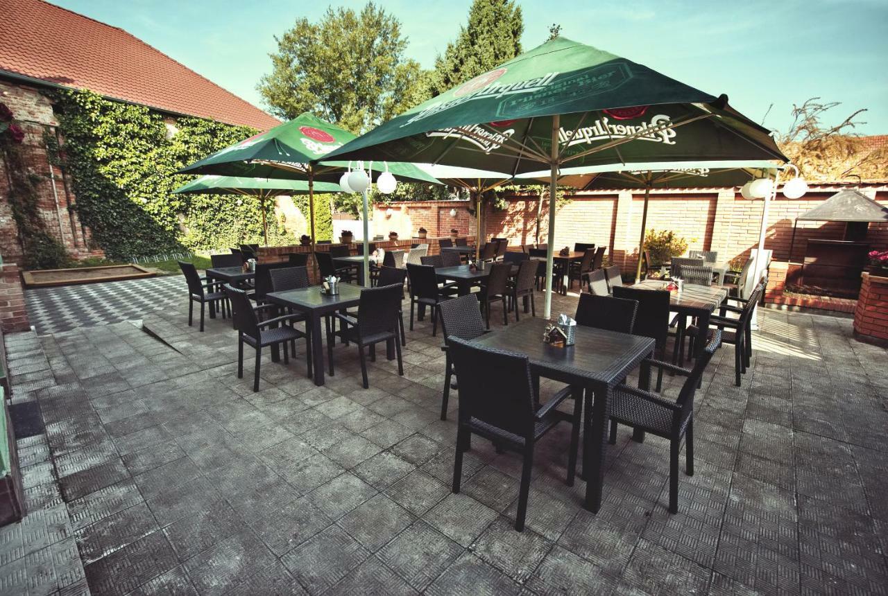 Restaurace A Penzion Praha Dolní Dunajovice Eksteriør billede