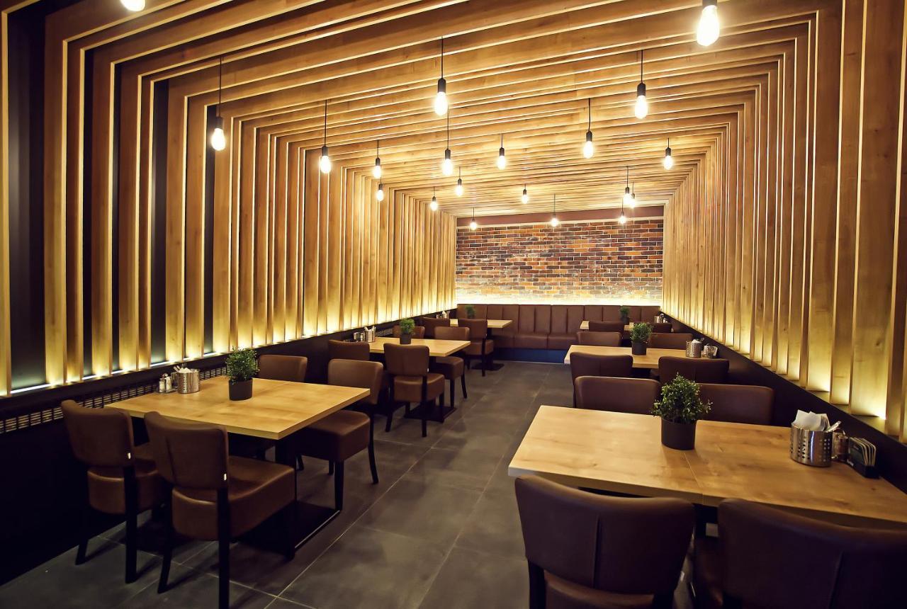 Restaurace A Penzion Praha Dolní Dunajovice Eksteriør billede